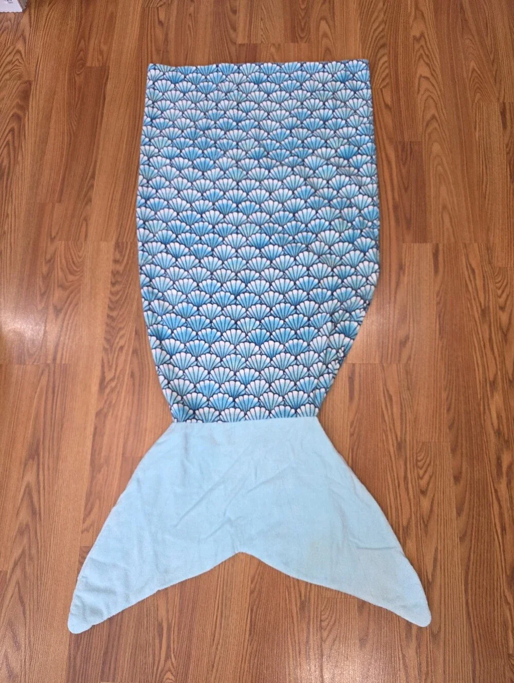 JUSTICE Mermaid Tail Climb In Wrap Turquoise Shell Beach Towel Blanket *EUC*